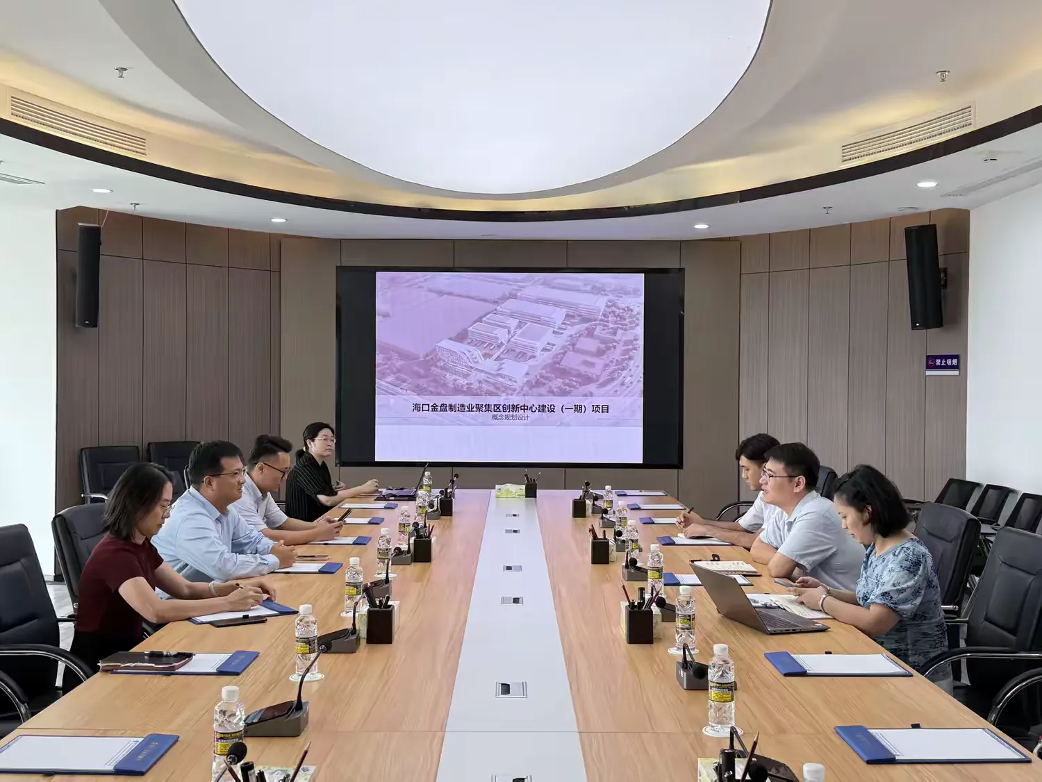 市環(huán)發(fā)公司與?？谑懈咝聟^投資促進(jìn)局開(kāi)展招商聯(lián)動(dòng)座談會(huì )(圖1)