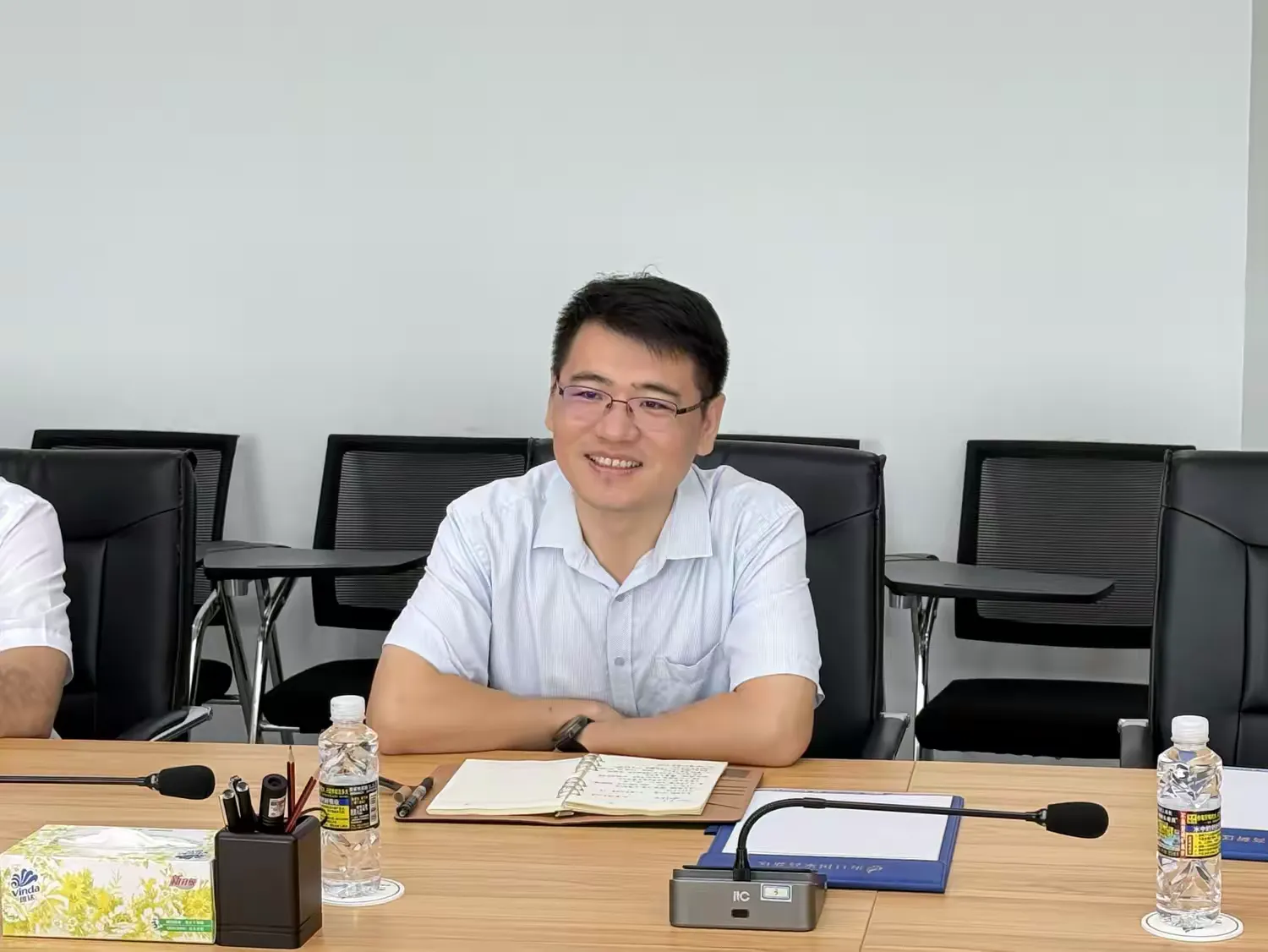 市環(huán)發(fā)公司與?？谑懈咝聟^投資促進(jìn)局開(kāi)展招商聯(lián)動(dòng)座談會(huì )(圖2)